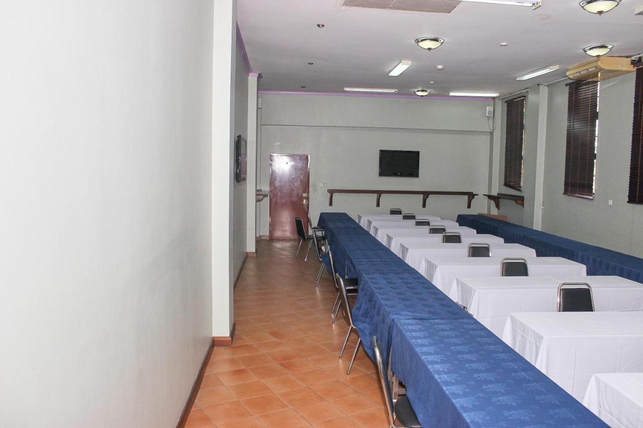 The Congress Hotel Accra Exterior photo