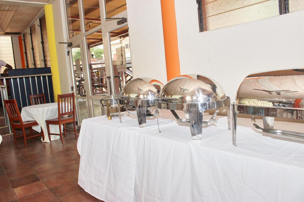 The Congress Hotel Accra Exterior photo