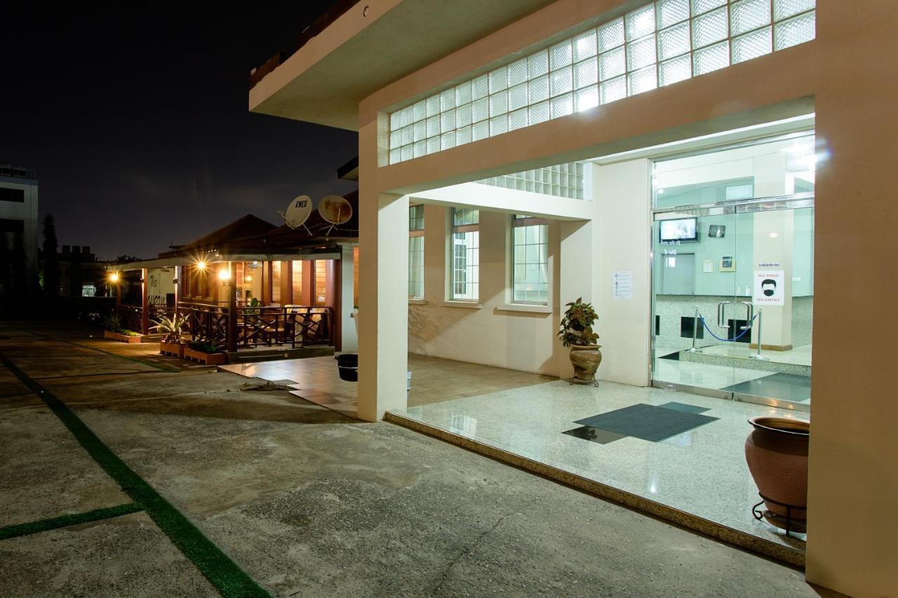 The Congress Hotel Accra Exterior photo